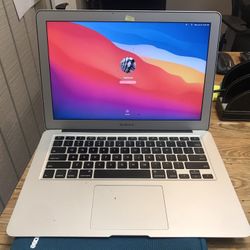MacBook Large Screen Light Weight
