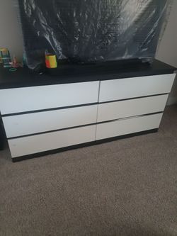 Bedroom set (moving sale)