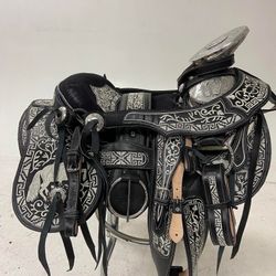 Monturas charras con Herrage y fuste plateado completo