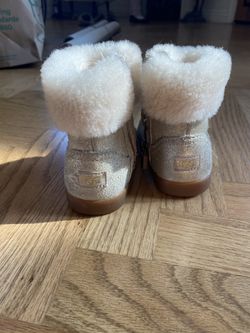 Girls Ugg boots size 7