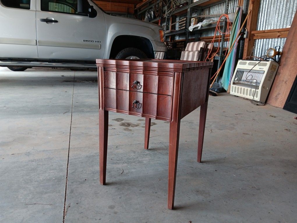 Pie Crust End Table
