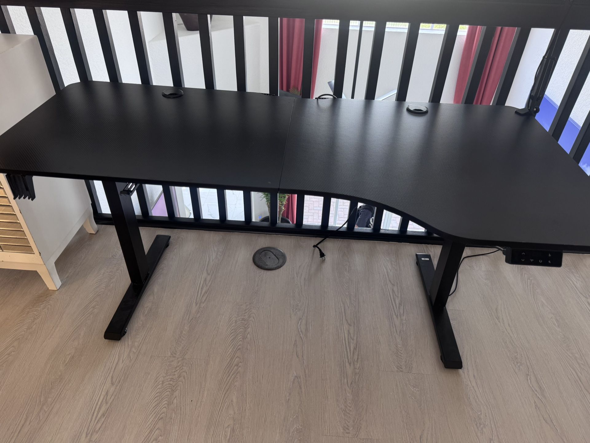Raising Desk Good Quality