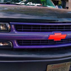 01 chevy Tahoe Grill