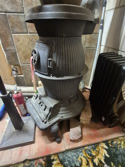 ANTIQUE COAL BURNING STOVE 1890