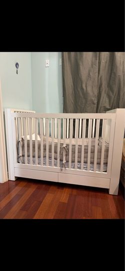 Solid luxurious High end baby crip
