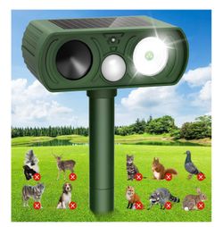 Solar Ultrasonic Animal Repeller / Repelente Solar Ultrasónico de Animales