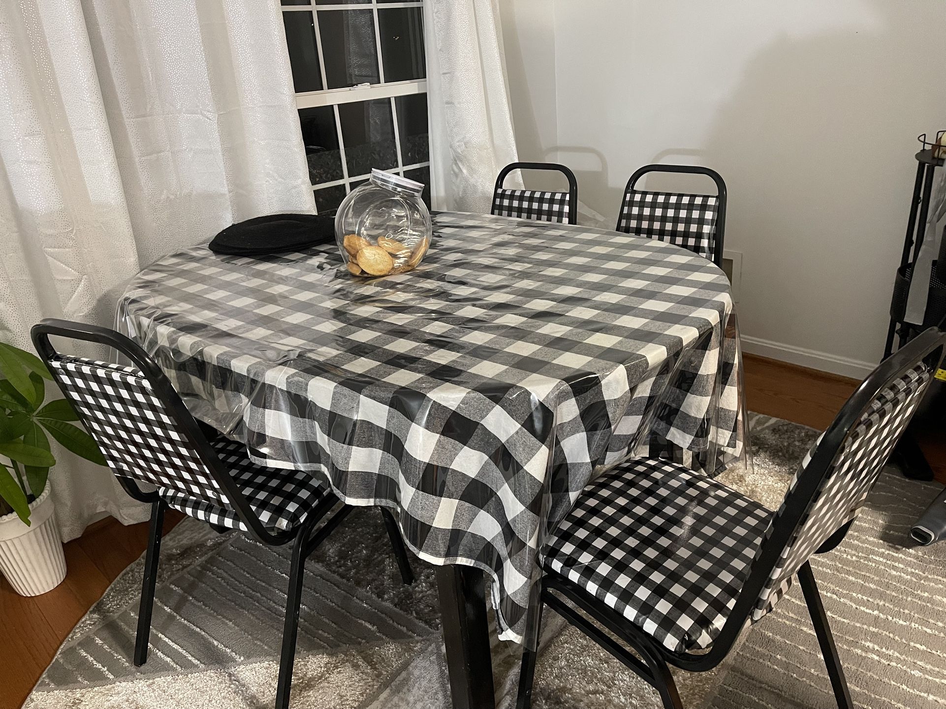 Dining Table & Chairs