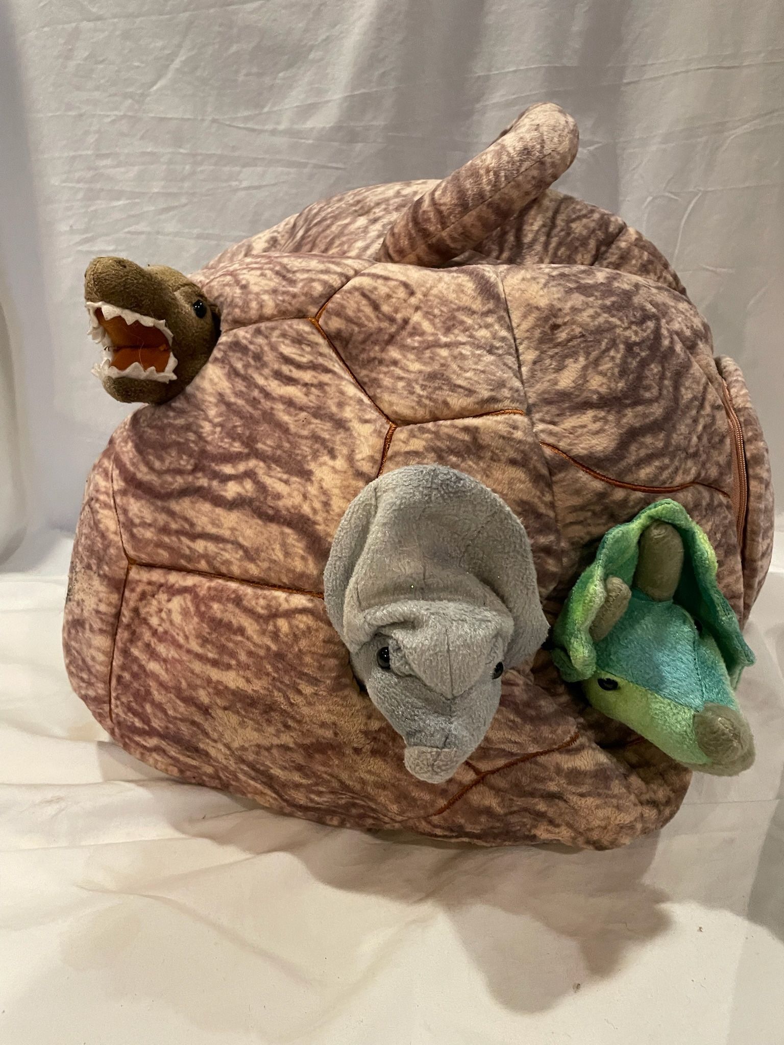 FAO Schwartz Dinosaur Cave 3 Dinosaurs Plush Stuffed Animals
