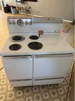 1950s General Electric stove