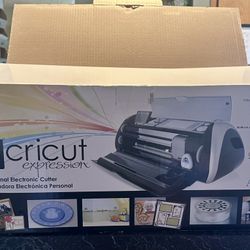 Cricut Expression Electronic Cutting Machine