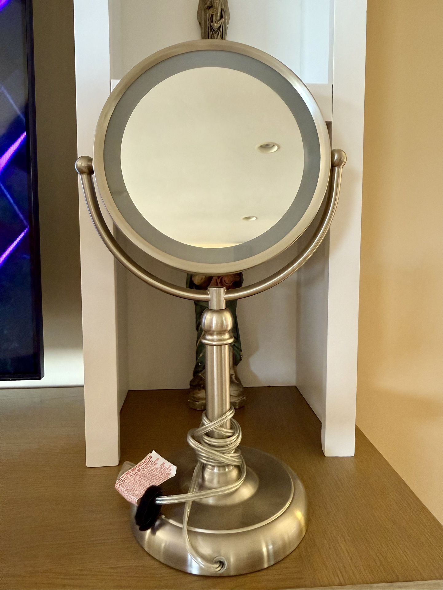 Vanity Mirror with Light – Never Used
