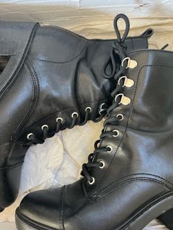 Combat boots