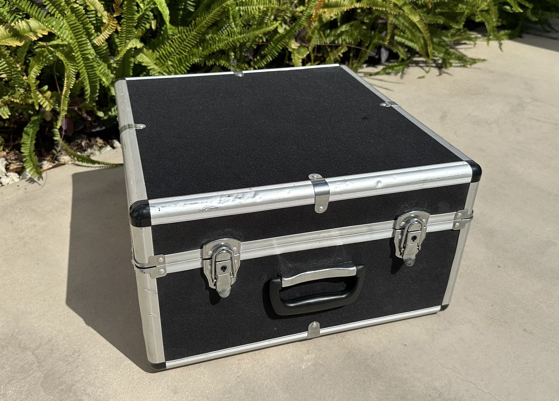 ALUMINUM ACCORDION CASE