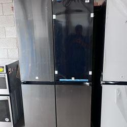 Samsung Bespoke 29 cu. ft. Standard Depth 4-Door Flex French Door Refrigerator in Stainless Steel with Charcoal Family Hub+