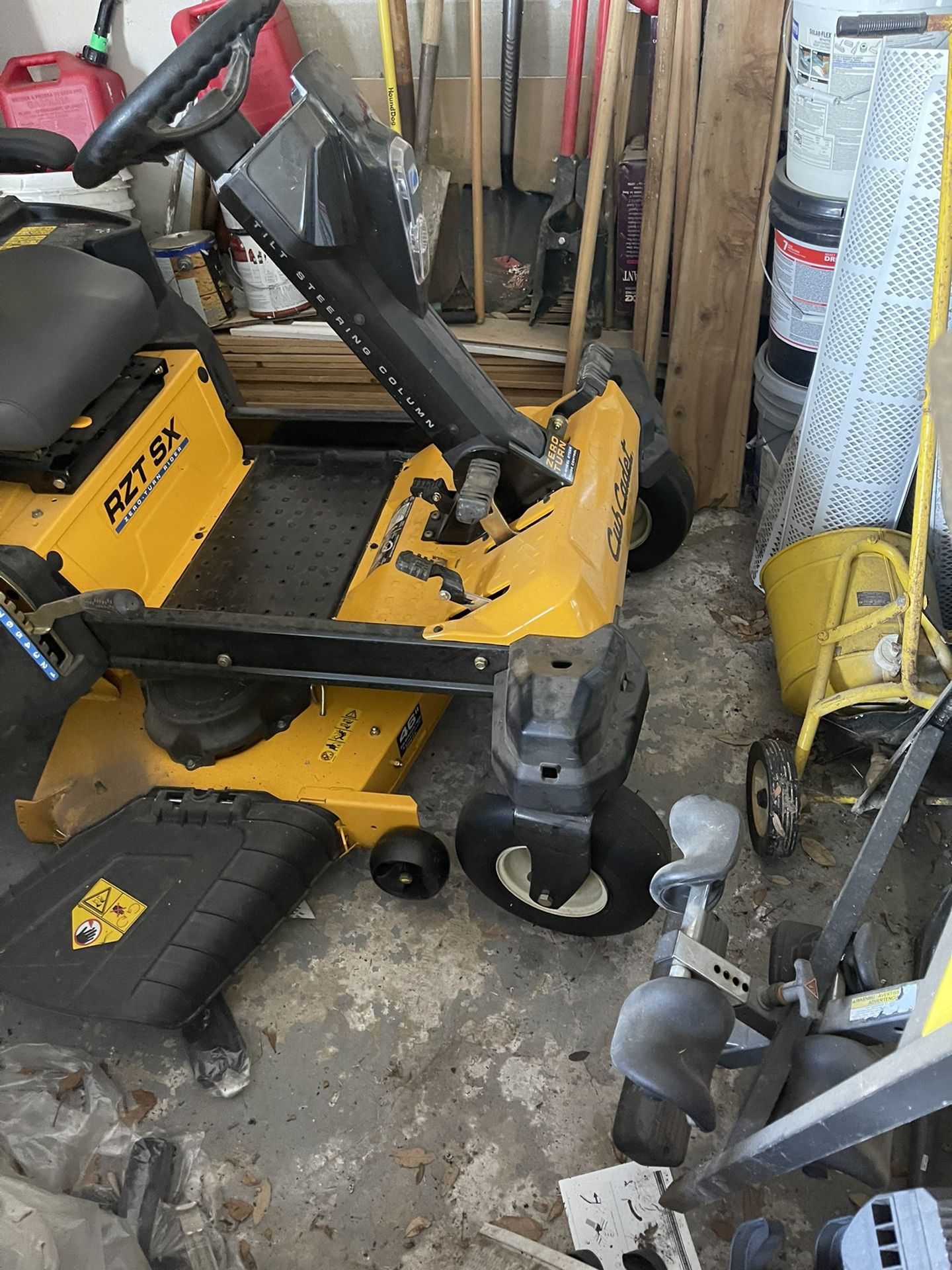 Cub Cadet 0 Turn 46” Cut , Cruise Control, Bluetooth , Headlight