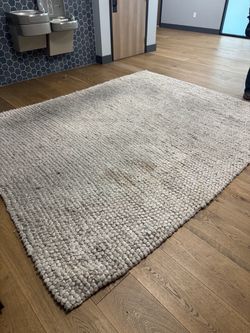 8 ft x 10 Ft Textured chunky loop or bubble-knit area rug