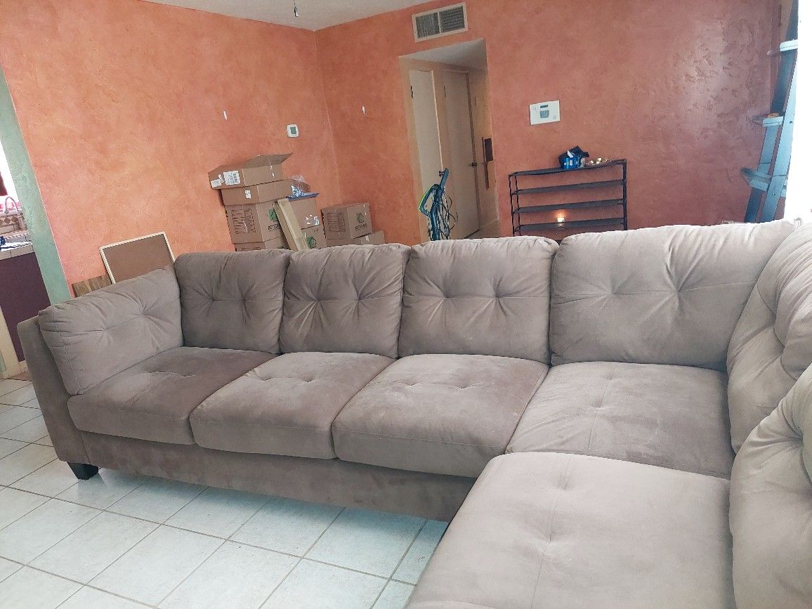 Sectional Sofa With Chaise And Ottoman (OBO)