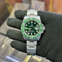 Rolex Submariner 116610LV Hulk - Full Set - *Unpolished