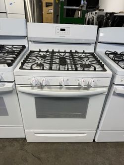 Frigidaire white 5 burner range stove