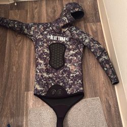 Blue Tuna Spear Fishing Neoprene Wetsuit 7mm (Medium)