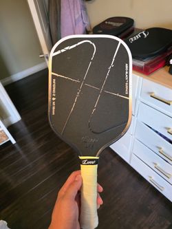 Luzz Inferno 2 M1 pickleball paddle