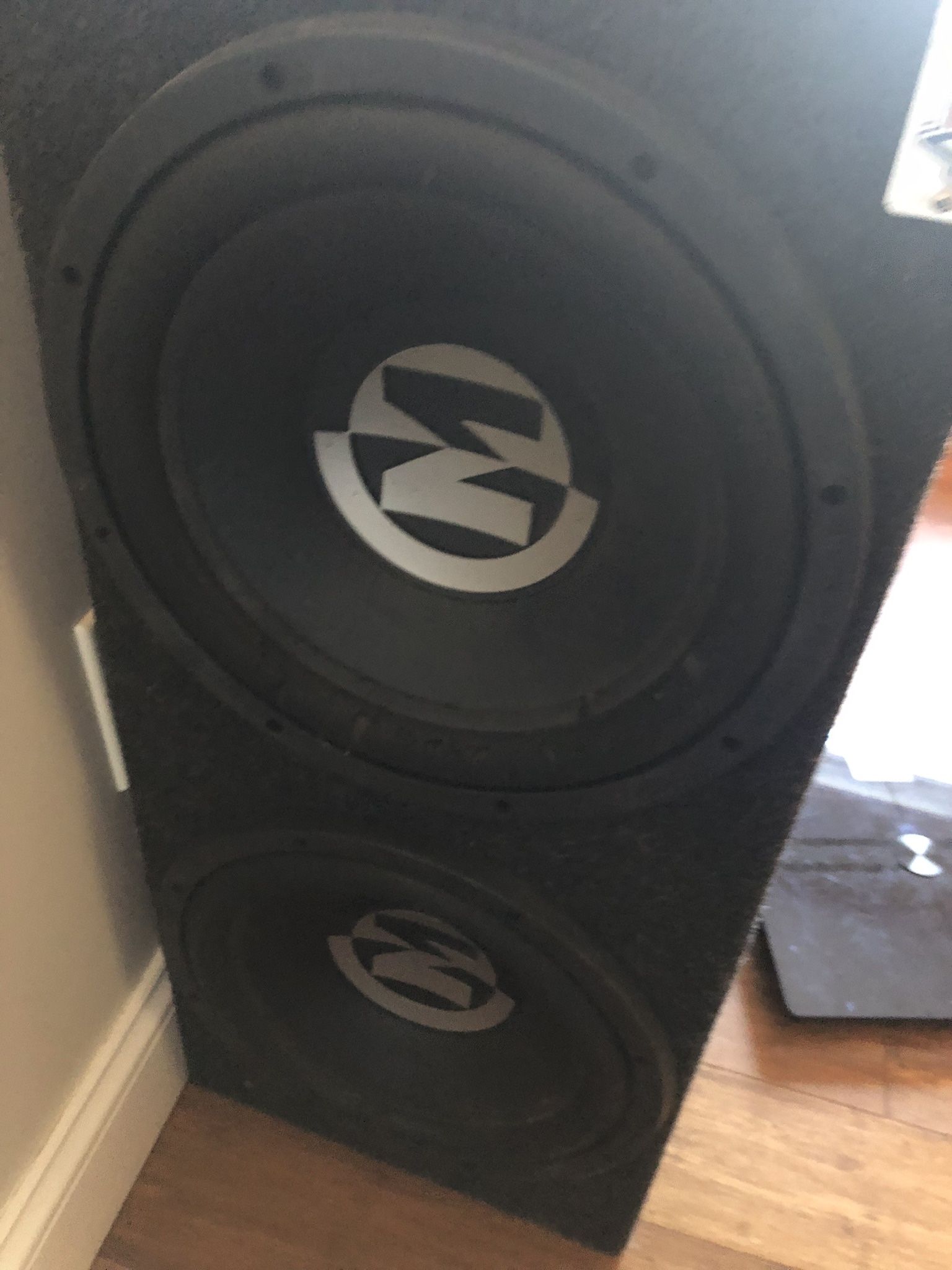 2000 Watts. 12 Inches. Memphis Audio