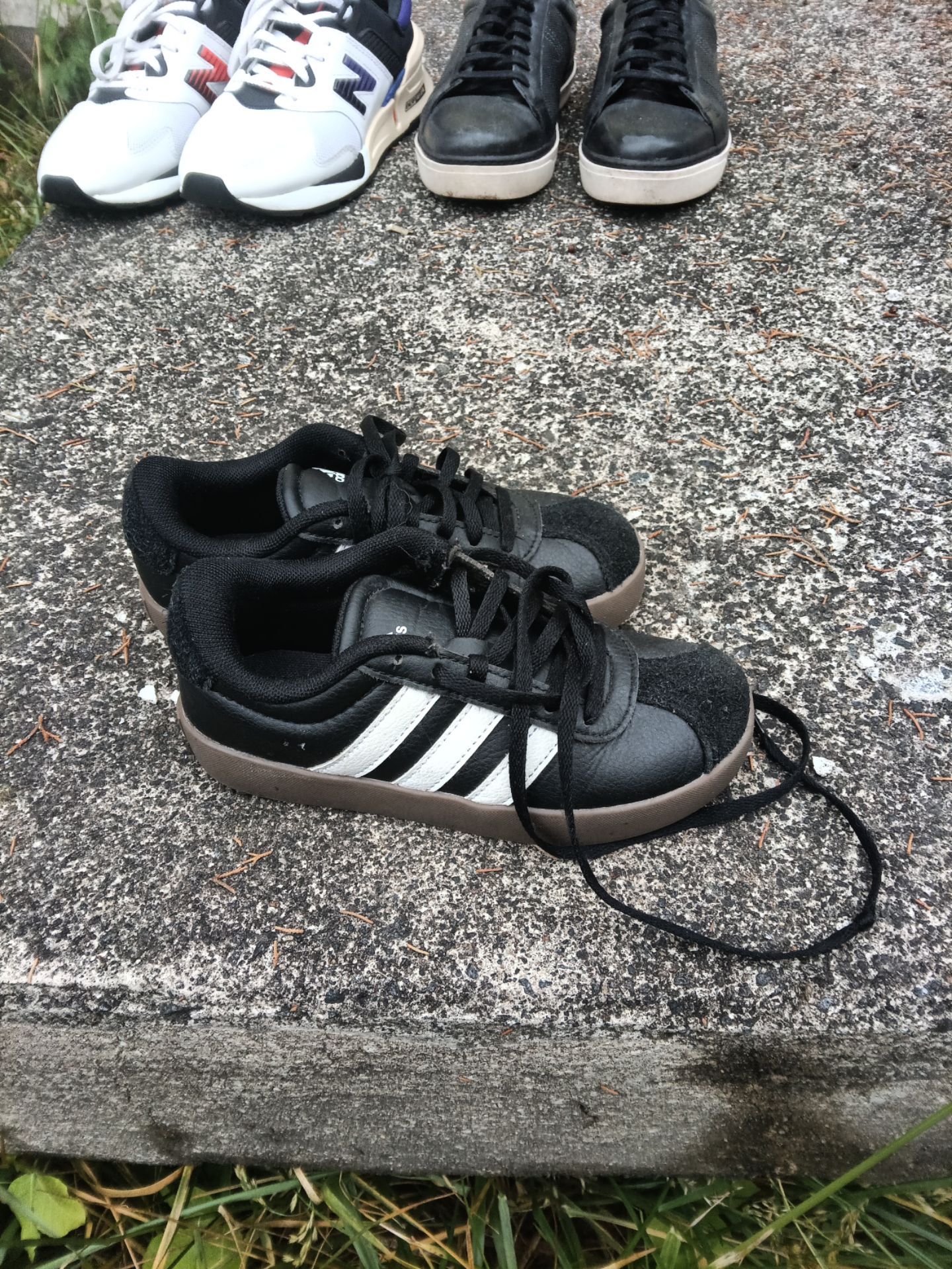 Adidas toddler 12k shoes