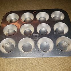 Vintage Mirro Aluminum Small Cupcake Pan Made In USA