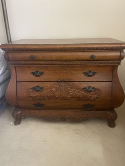 Vintage French Style Carved Walnut Bombe Chest of Drawers (set of 2)