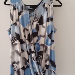 Ladies Sleeveless Blouse (Size L)