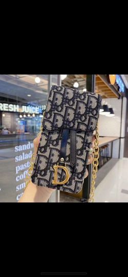 Purse with chain