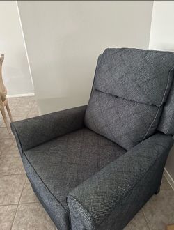 2 Recliners