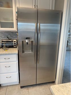 FREE.  Samsung Refrigerator
