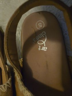 Art Class Sandals Size 5