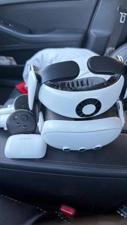 Meta Quest 3 with bobovr head strap and additional wearable battery $325 OBO
