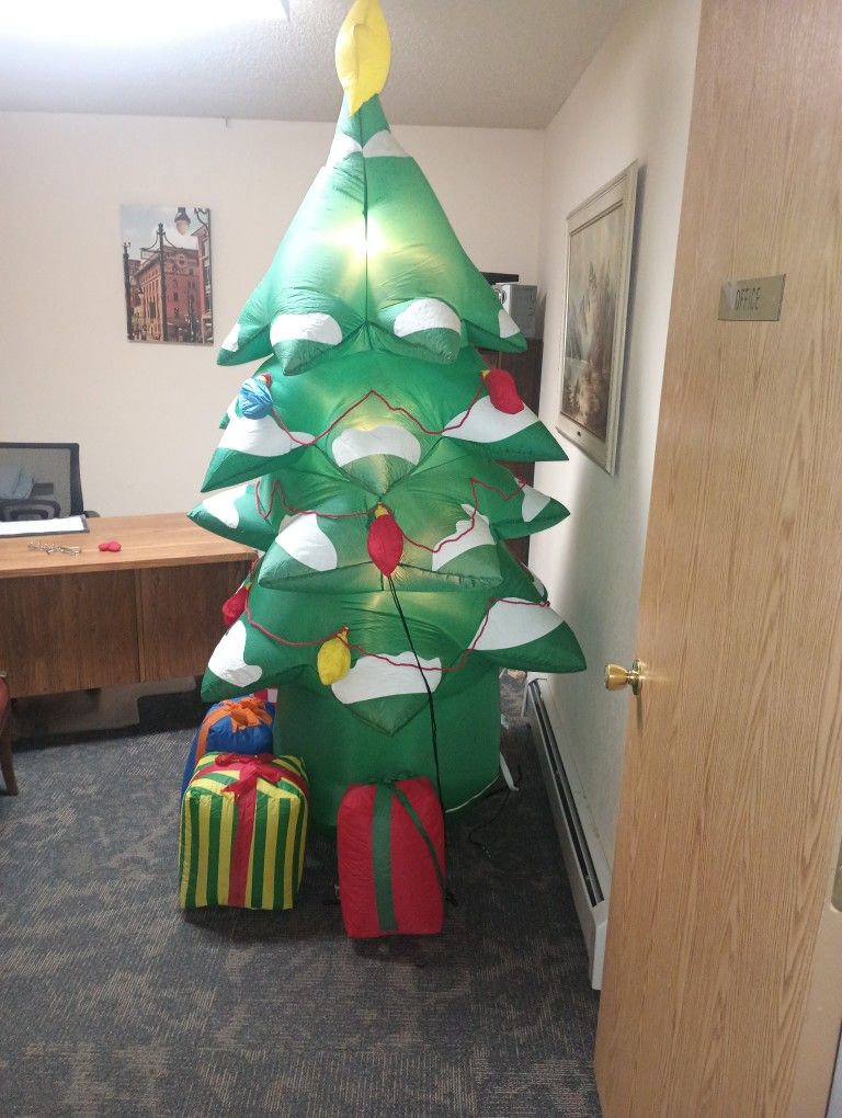 Inflatable Christmas Tree