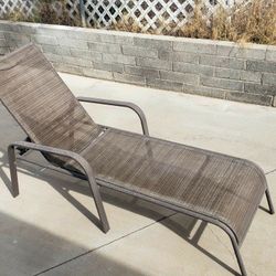 Pool lounge chair