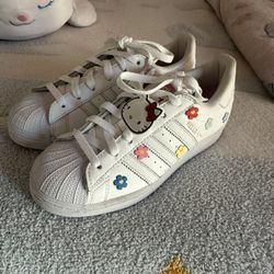 Hello Kitty Adidas 