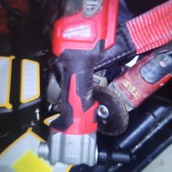 Milwaukee 12V Rivet Gun