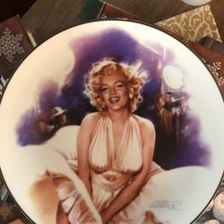 Marilyn Monroe “ Photo Opportunity “ Delphi Collector Plate