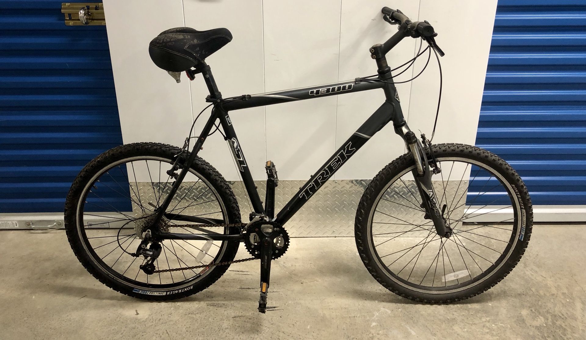 TREK 4300 SL 24 SPEED MOUNTAIN BIKE. EXCELLENT CONDITION for Sale