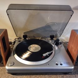 Complete Turntable Setup. Records 
