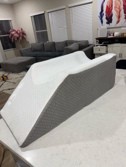 Foam Wedge Pillow with Removable Cover