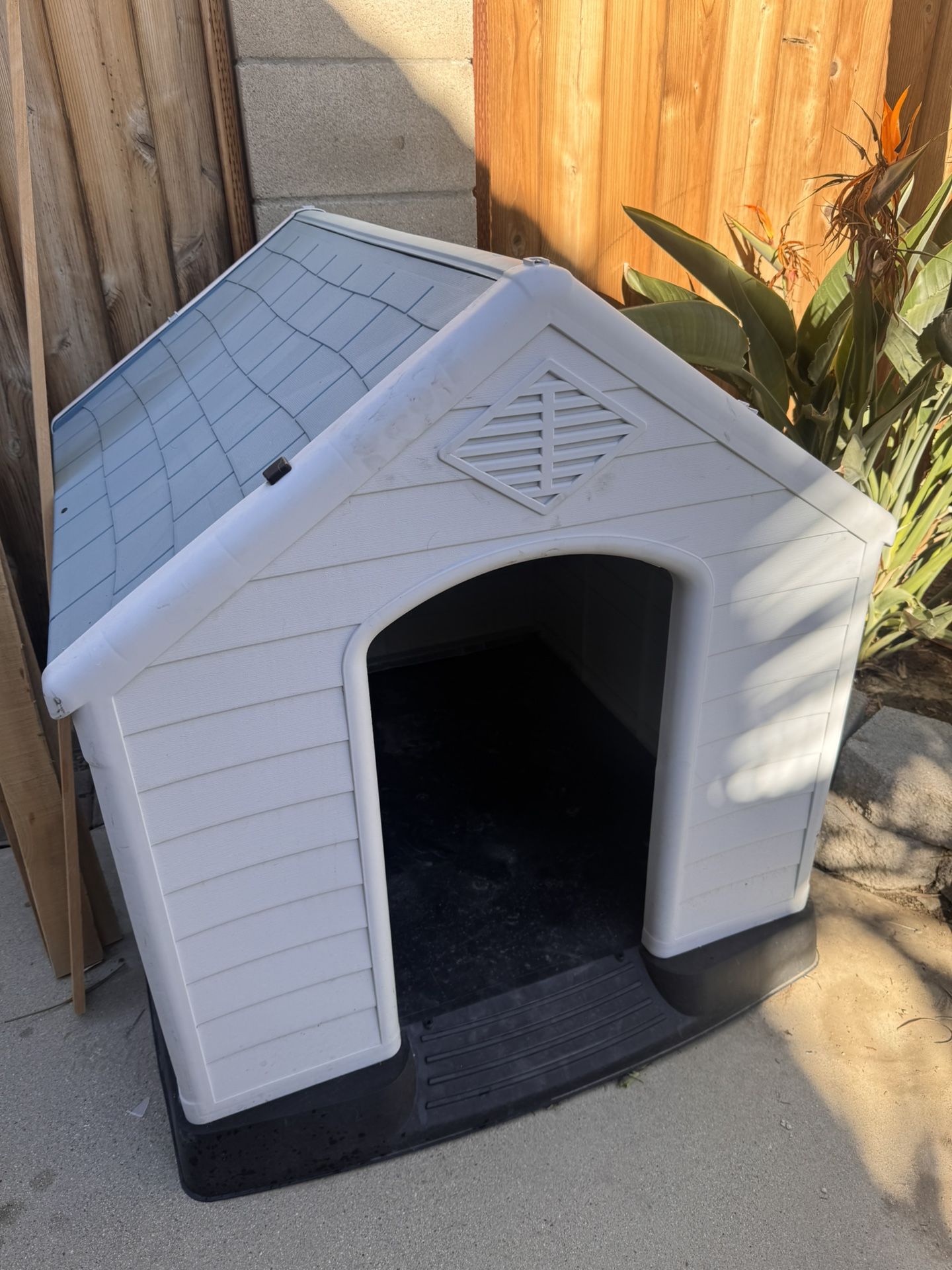 Dog House