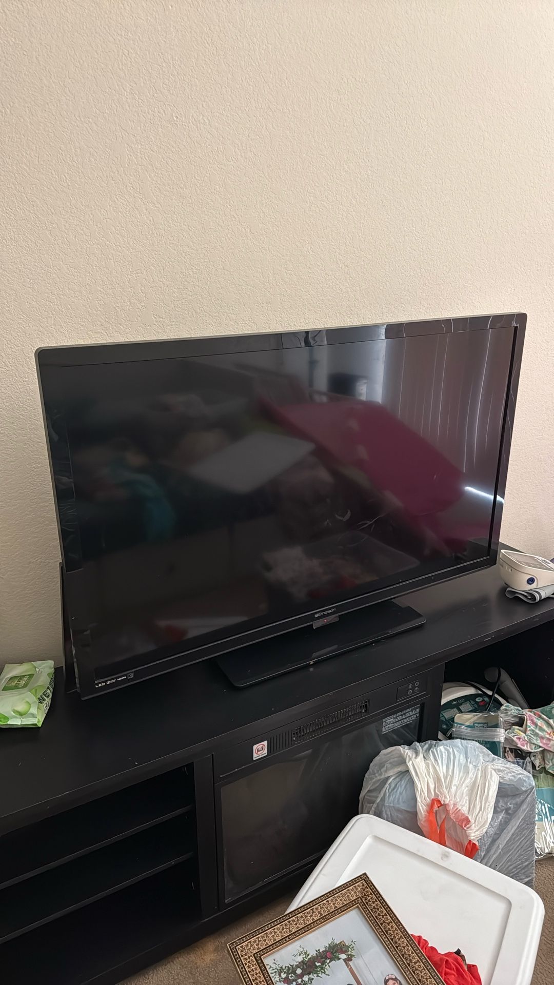 Emerson 50” LED