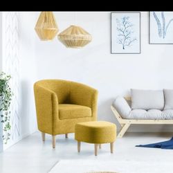 Single Sofa With Ottoman Living Room - Rarely Used - Looks NEW