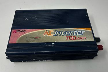 Wagan Tech 700W Power Inverter 12V DC to 110V AC Tested Working 1400W Peak