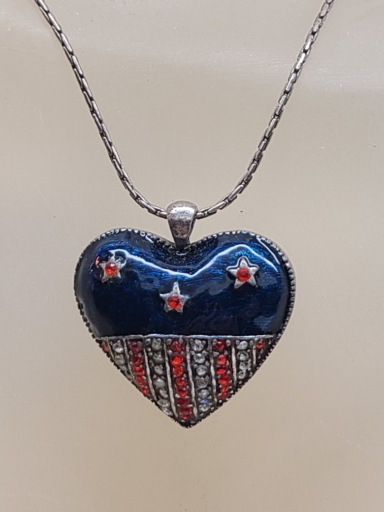VINTAGE HEART SHAPED FLAG