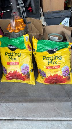 Miracle-Gro Potting Mix