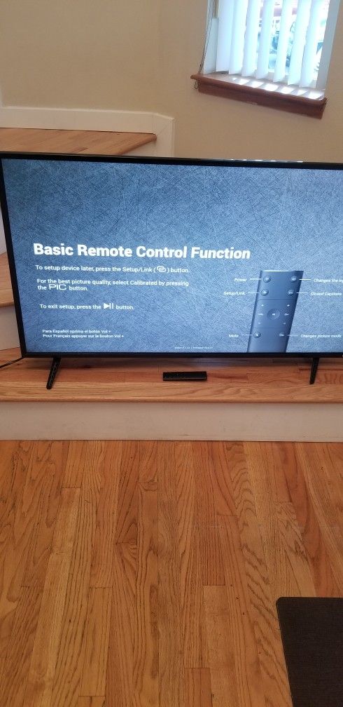 NEW cond VISION 50 INCHES TV SMART TV , WOTH REMOTE CONTROL , WORKS EXCELLENT. , IN THE BOX